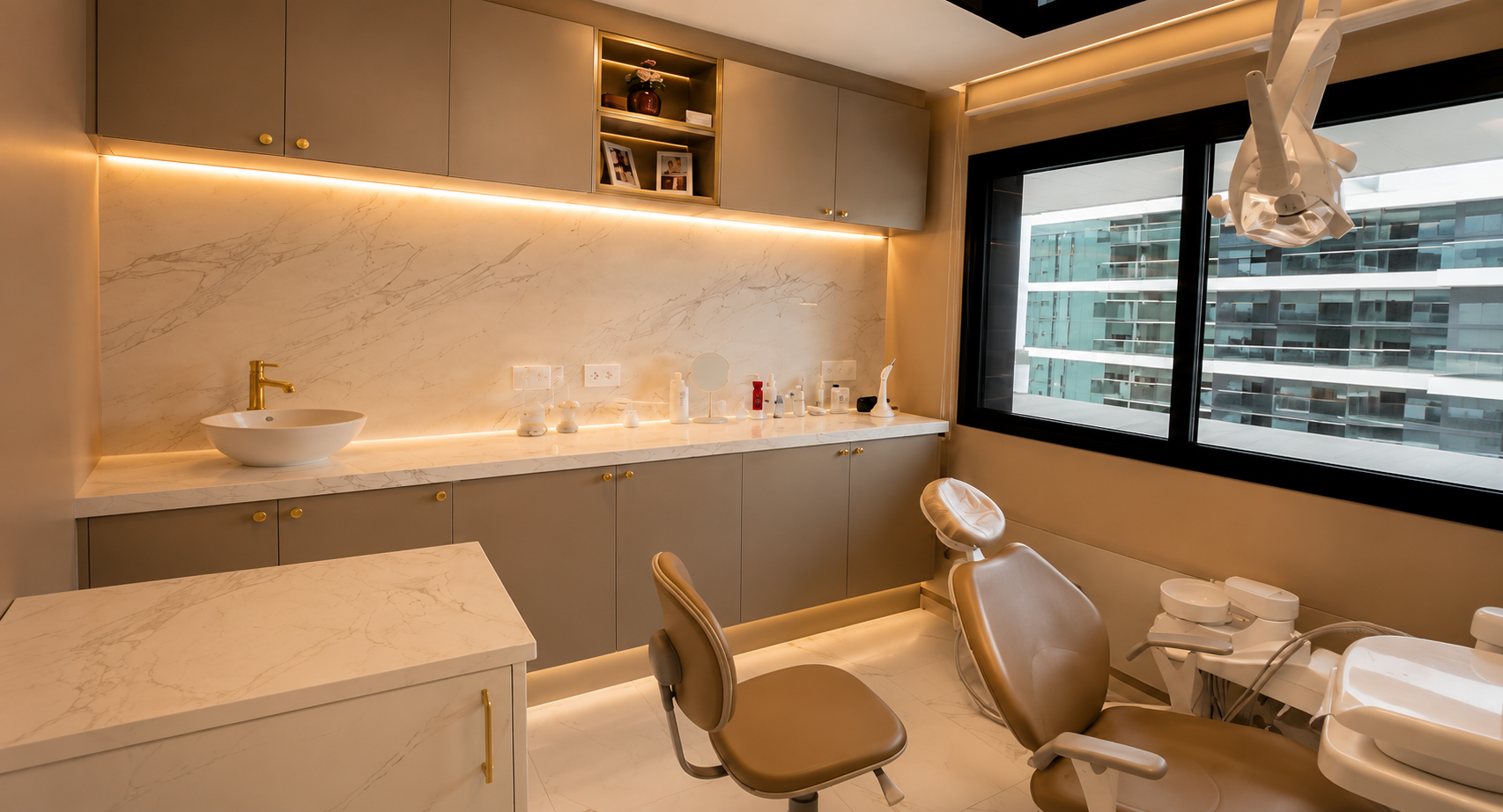 Agende sua avaliação de harmonização facial com a Dra. Rebeca Aghion em Curitiba